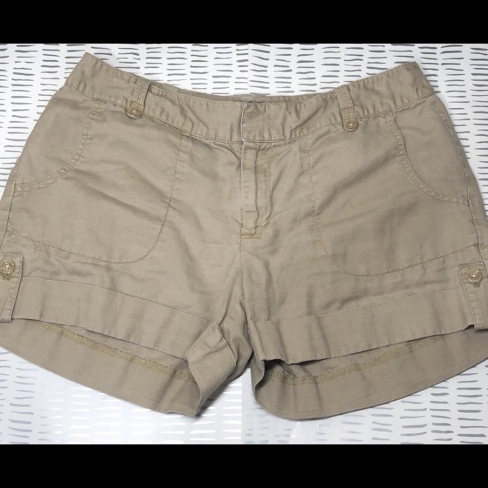 Banana Republic Tan Cargo Shorts with Relaxed Fit